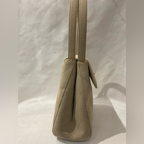 Chanel Bag - Picture 4 of 9